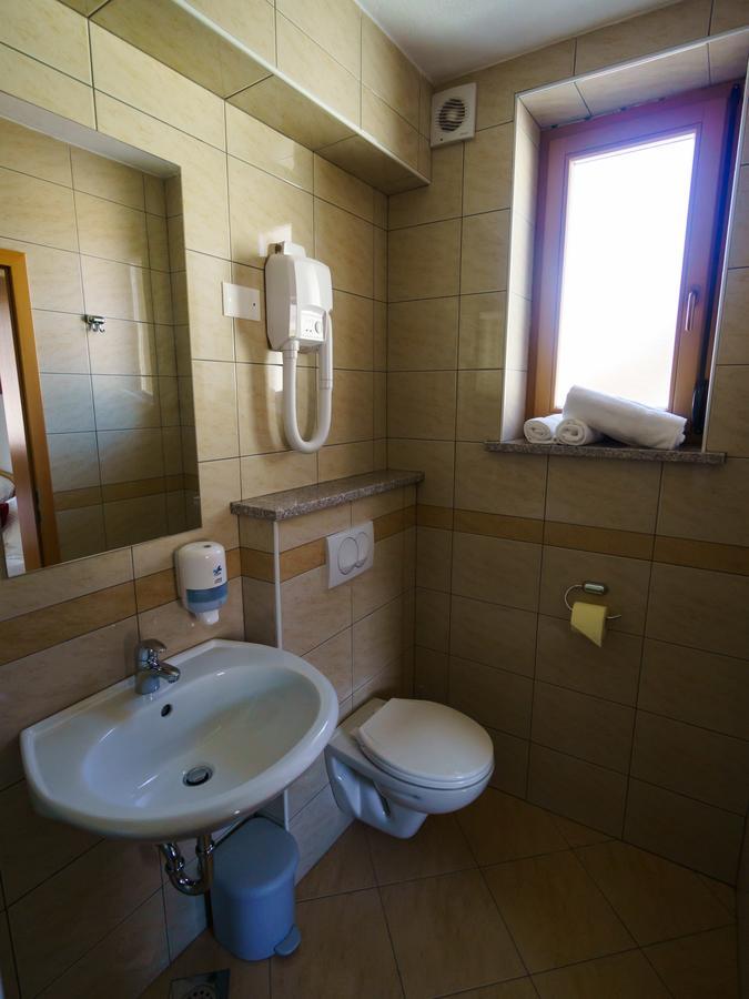 Bed & Breakfast Karun Cerklje na Gorenjskem Luaran gambar