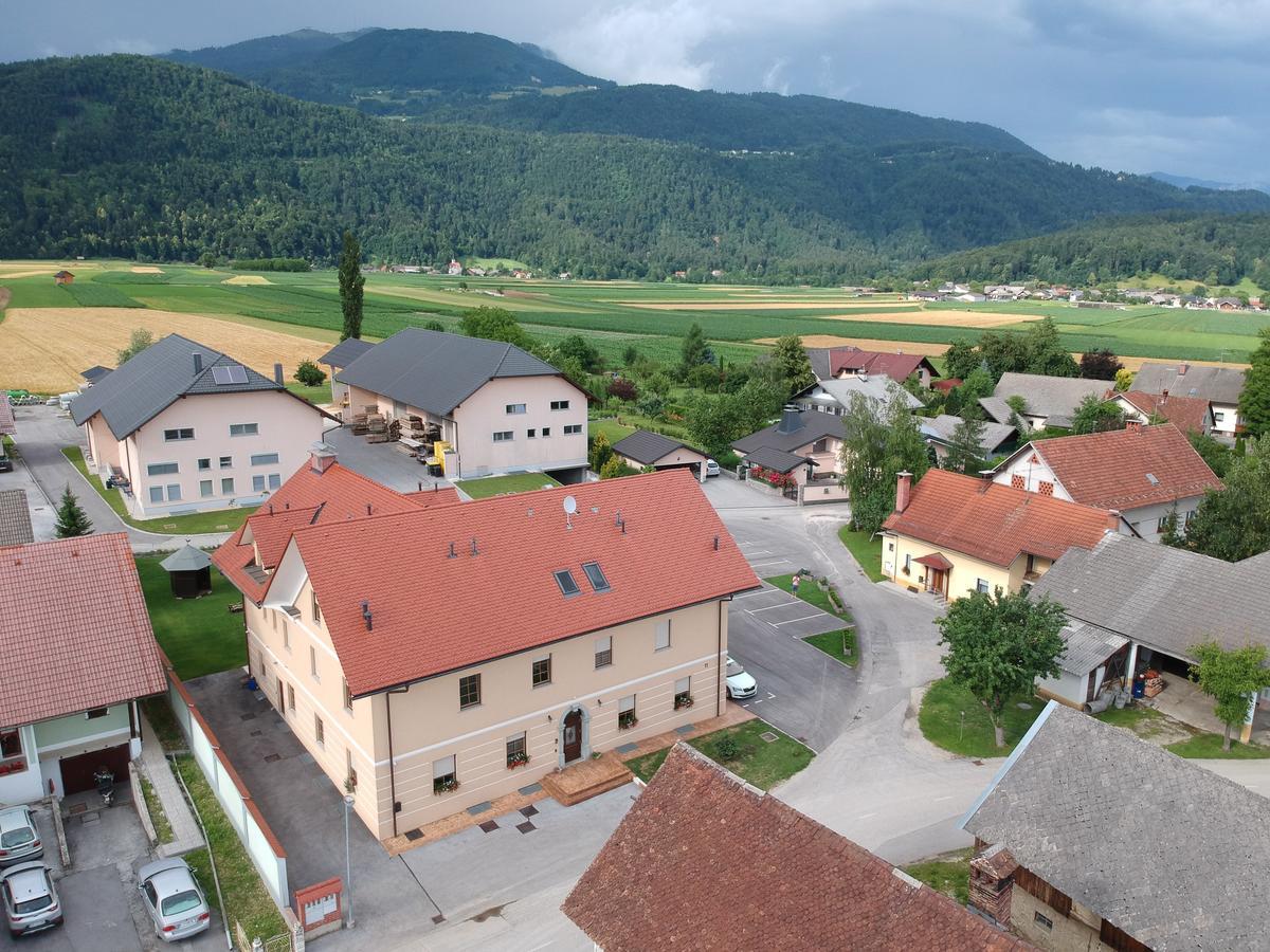 Bed & Breakfast Karun Cerklje na Gorenjskem Luaran gambar